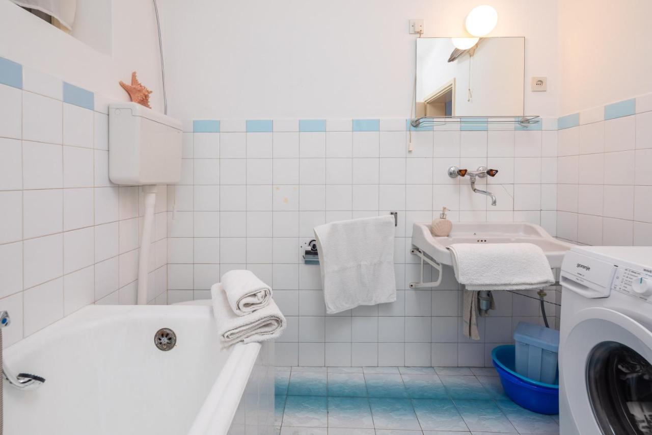 Seaside Apartment Blue Дуги Рат Екстериор снимка