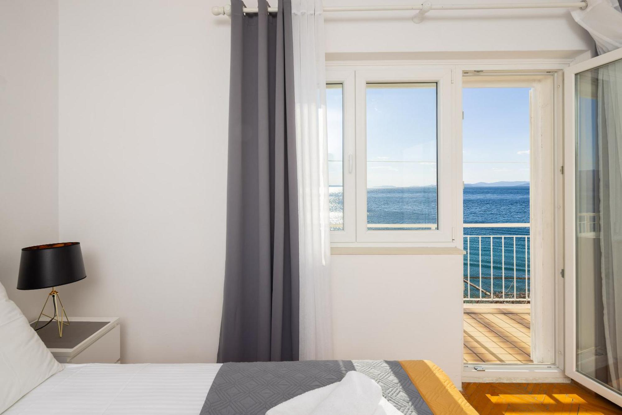 Seaside Apartment Blue Дуги Рат Екстериор снимка